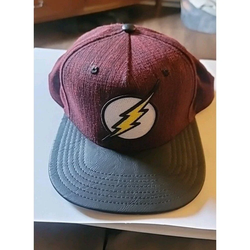 DC Comics The Flash Snapback Hat brand new